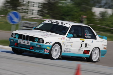 Klasse 1 vinderne: Preben Andersen og Jesper Borgen i deres veloplagte BMW M3.